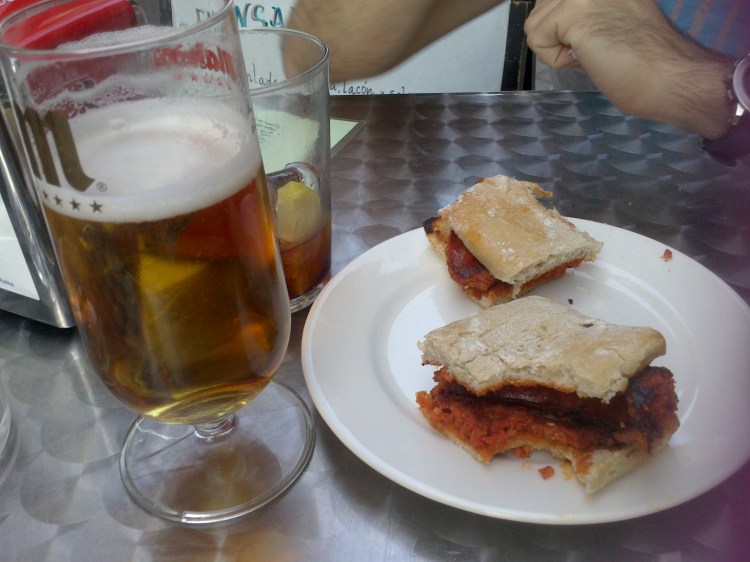 Montadito de chorizo leonés 